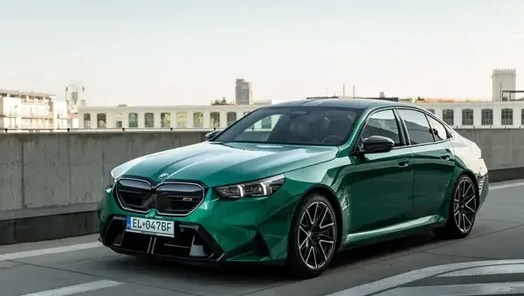 Nové BMW M5 je dôkazom, že netreba veriť diskusným klebetám (test)   Čítajte viac: https://auto.sme.sk/c/23411589/test-bmw-m5-kralovi-rychlych-sedanov-zachutila-elektrina.html obrazok