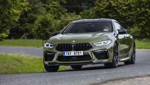 TEST BMW M8 Competition Gran Coupé – Jednou nohou v kriminálu obrazok
