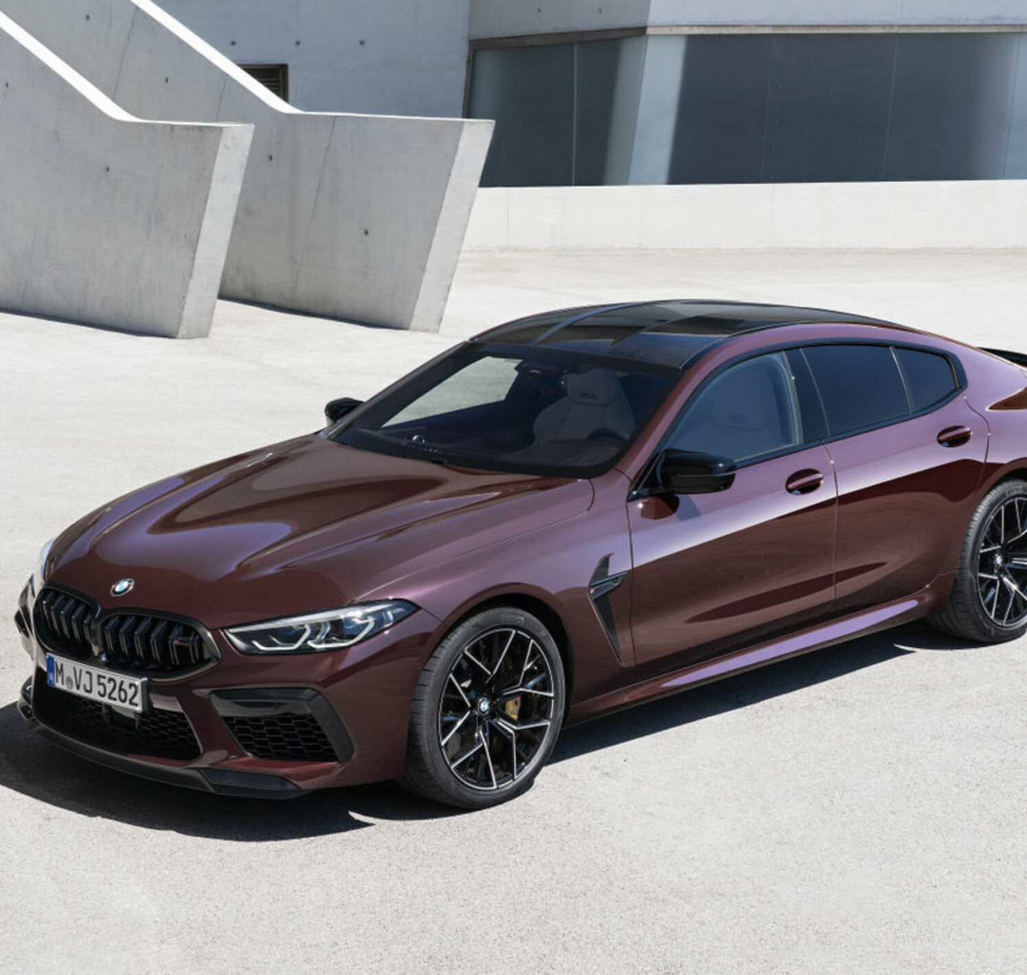 https://autofilter.sk/assets/files/images/m8-gran-coupe/gallery/P90369575-high-res-the-new-bmw-m8-gran-galeria_2025-04-10-203539_fvmr.jpg - obrazok
