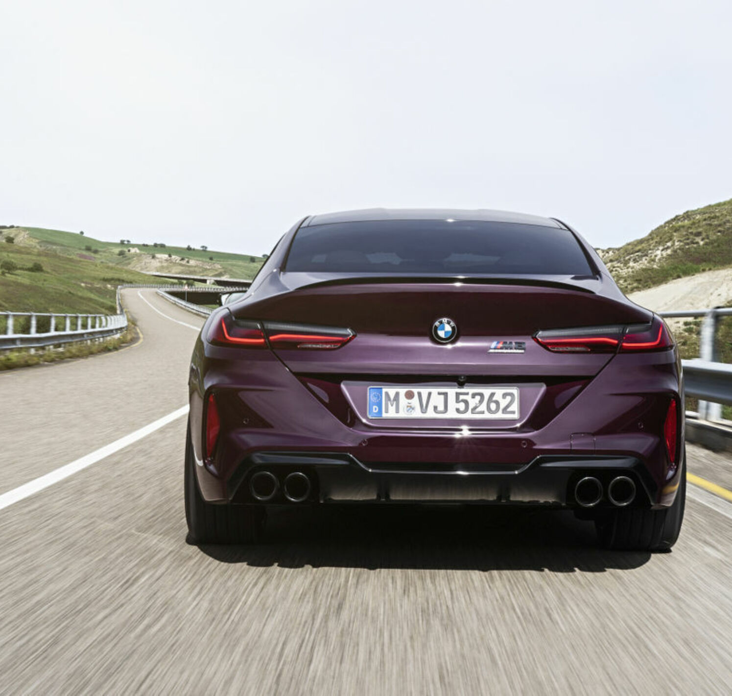 https://autofilter.sk/assets/files/images/m8-gran-coupe/gallery/P90369592-high-res-the-new-bmw-m8-gran-galeria_2025-04-10-203541_qqut.jpg - obrazok