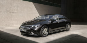 Mercedes-Benz EQS: luxusná elektrická vlajková loď s dlhším dojazdom a novou technikou obrazok