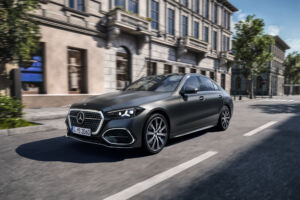 Mercedes-Benz Trieda C Sedan Plug-in Hybrid – elektrický dojazd do 100 km a rýchle DC nabíjanie