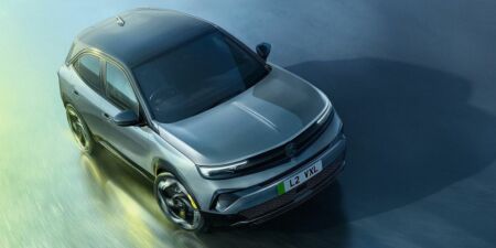 Najrýchlejší elektrický Opel? Nová Mokka GSE to skúša! obrazok