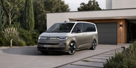 Volkswagen Multivan facelift 2026: modernejší interiér, lepšie svetlá a po novom až osem miest obrazok