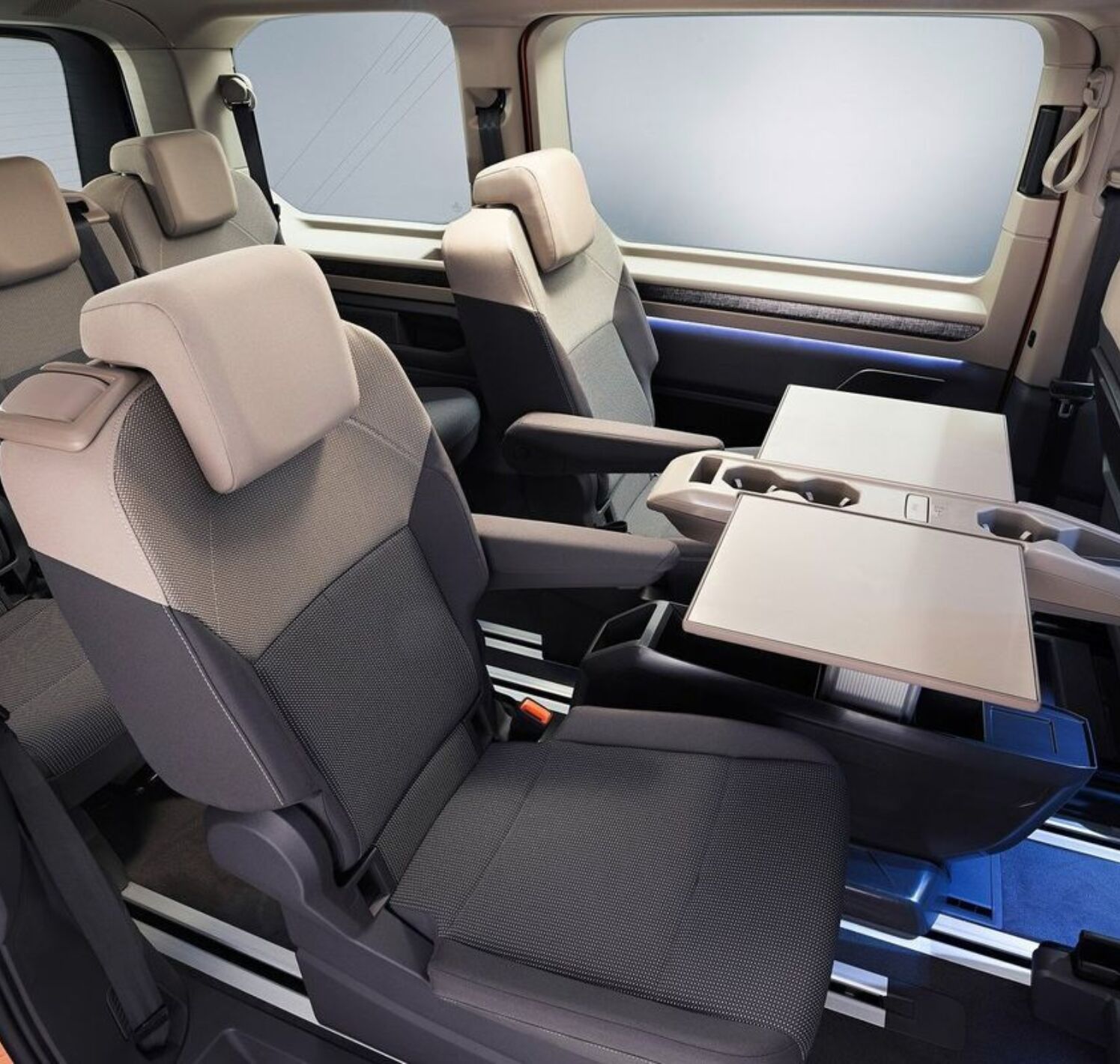 https://autofilter.sk/assets/files/images/multivan/gallery/Vw-multivan-2021-10-nestandard1.jpeg - obrazok