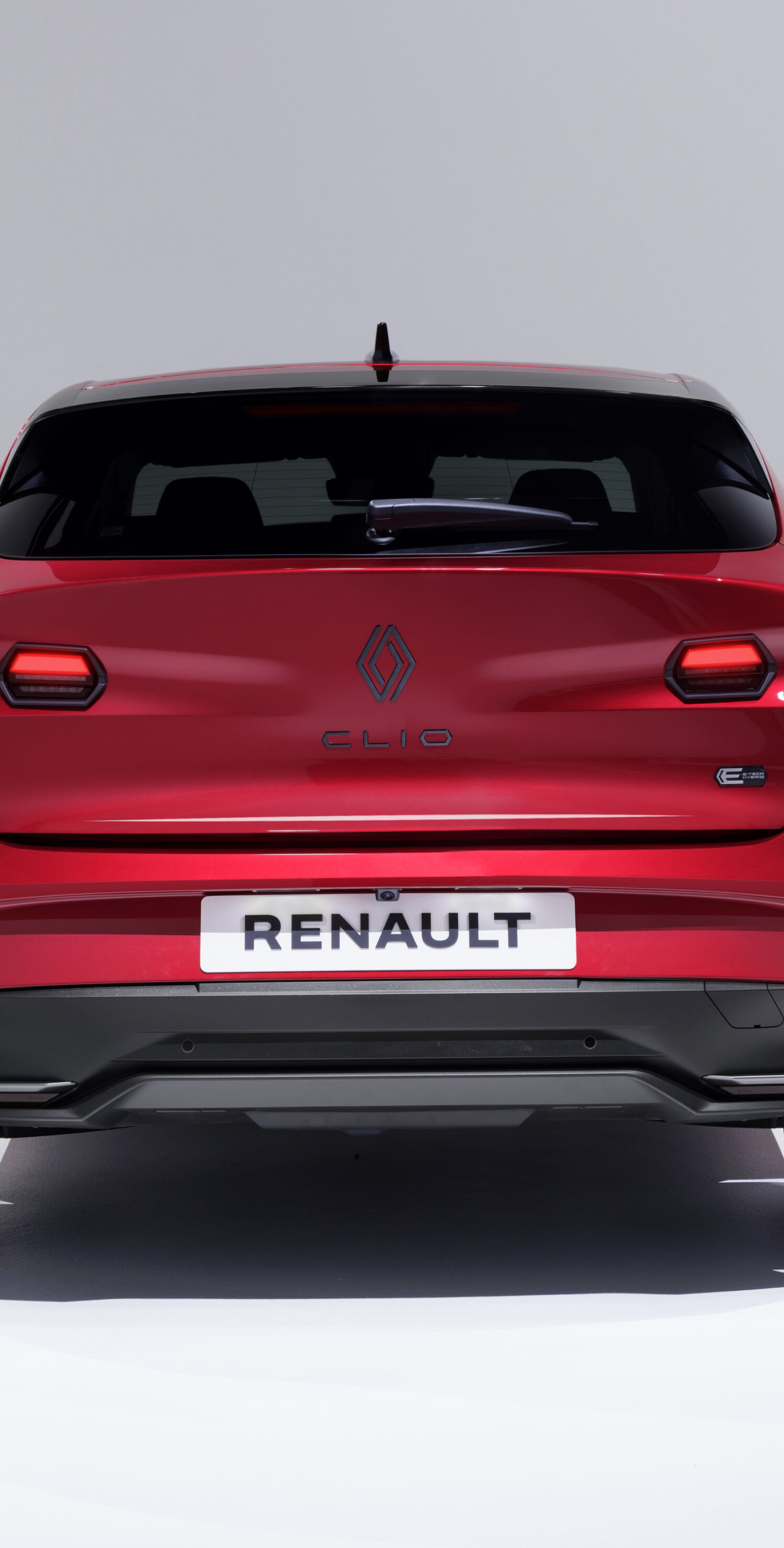 https://autofilter.sk/assets/files/images/nove-clio/gallery/46717_renault_clio_full_hybrid_e-tech_-_esprit_alpine_-_absolute_red.jpg - obrazok