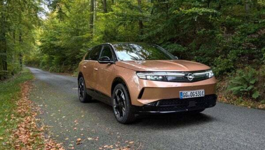 Nový Opel Grandland spravil veľký krok vpred, no niečo mu chýba (prvá jazda)   Čítajte viac: https://auto.sme.sk/c/23400581/prva-jazda-opel-grandland-electric-velky-krok-vpred.html obrazok