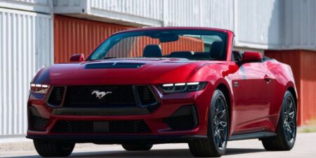 Ford Mustang Convertible mení osemvalcové kupé na otvorený cestovný zážitok obrazok
