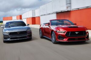Ford Mustang Convertible mení osemvalcové kupé na otvorený cestovný zážitok