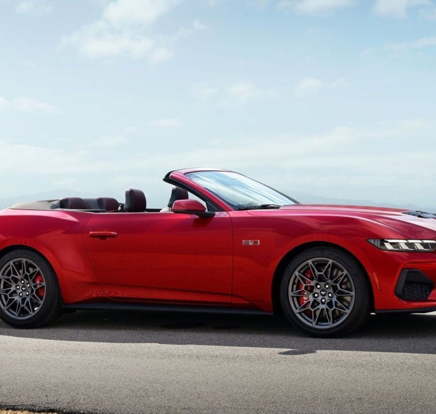 https://autofilter.sk/assets/files/images/novy-mustang-convertible/gallery/Ford-mustang-gt-convertible-2022-04-galeria_2025-04-10-200410_kskq.jpg - obrazok