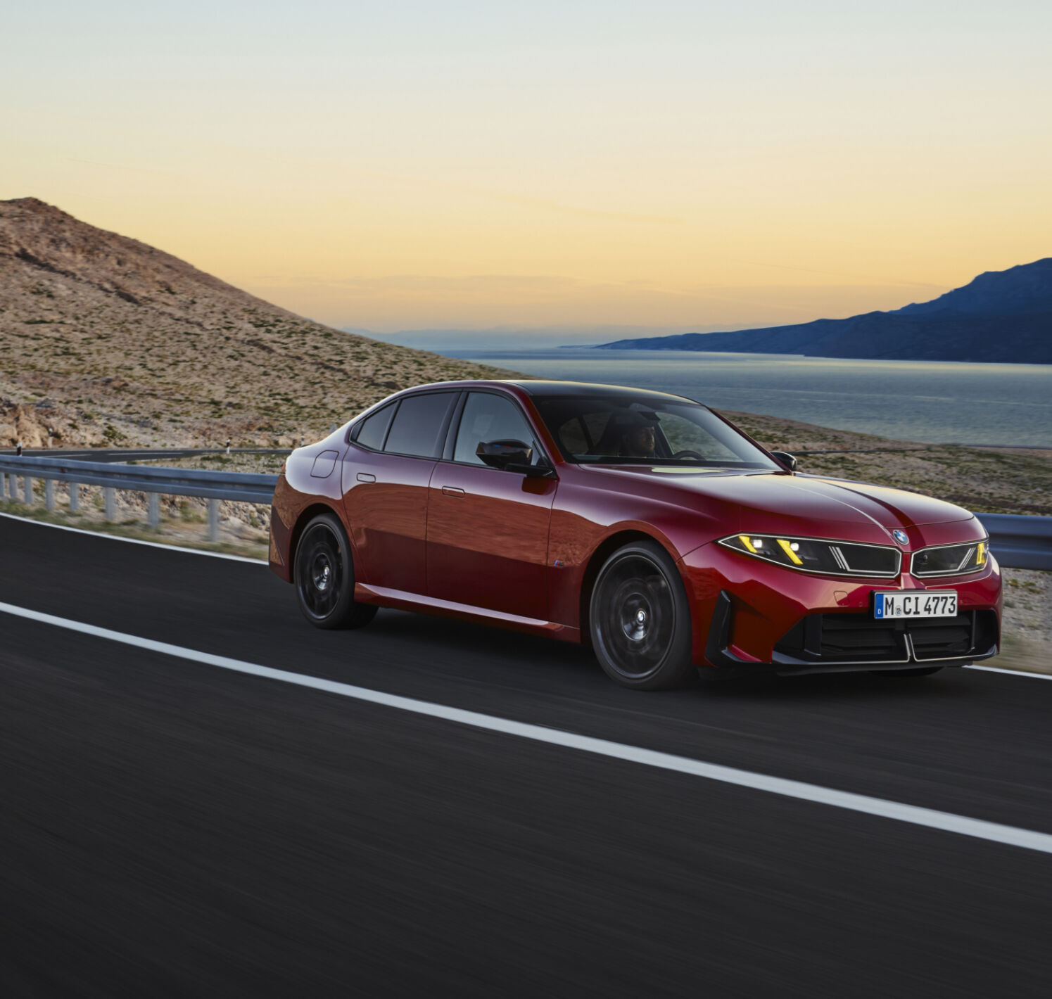 https://autofilter.sk/assets/files/images/novy-rad-3-sedan/gallery/P90657690_highRes_the-new-bmw-m350-xdr.jpg - obrazok