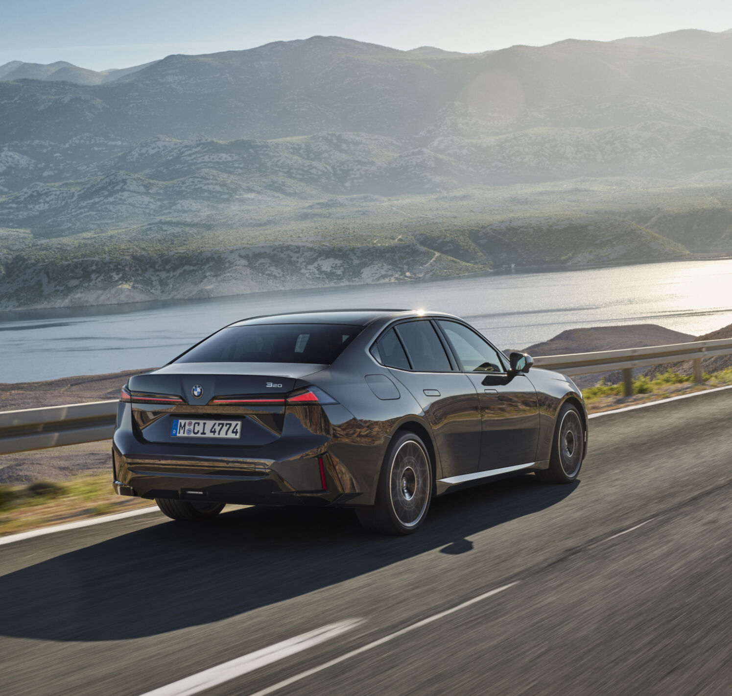 https://autofilter.sk/assets/files/images/novy-rad-3-sedan/gallery/P90657733_highRes_the-new-bmw-320-exte.jpg - obrazok