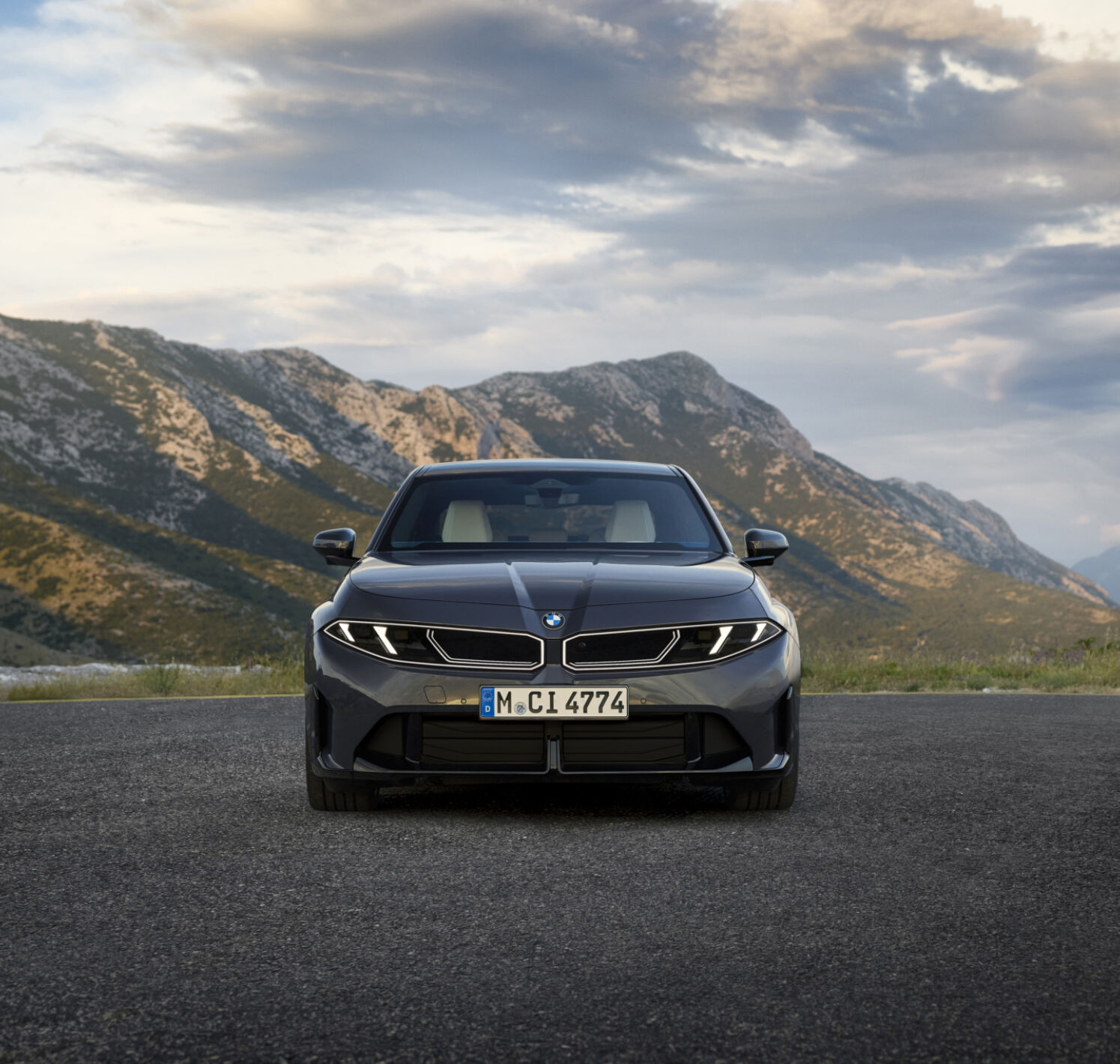 https://autofilter.sk/assets/files/images/novy-rad-3-sedan/gallery/P90657739_highRes_the-new-bmw-320-exte.jpg - obrazok