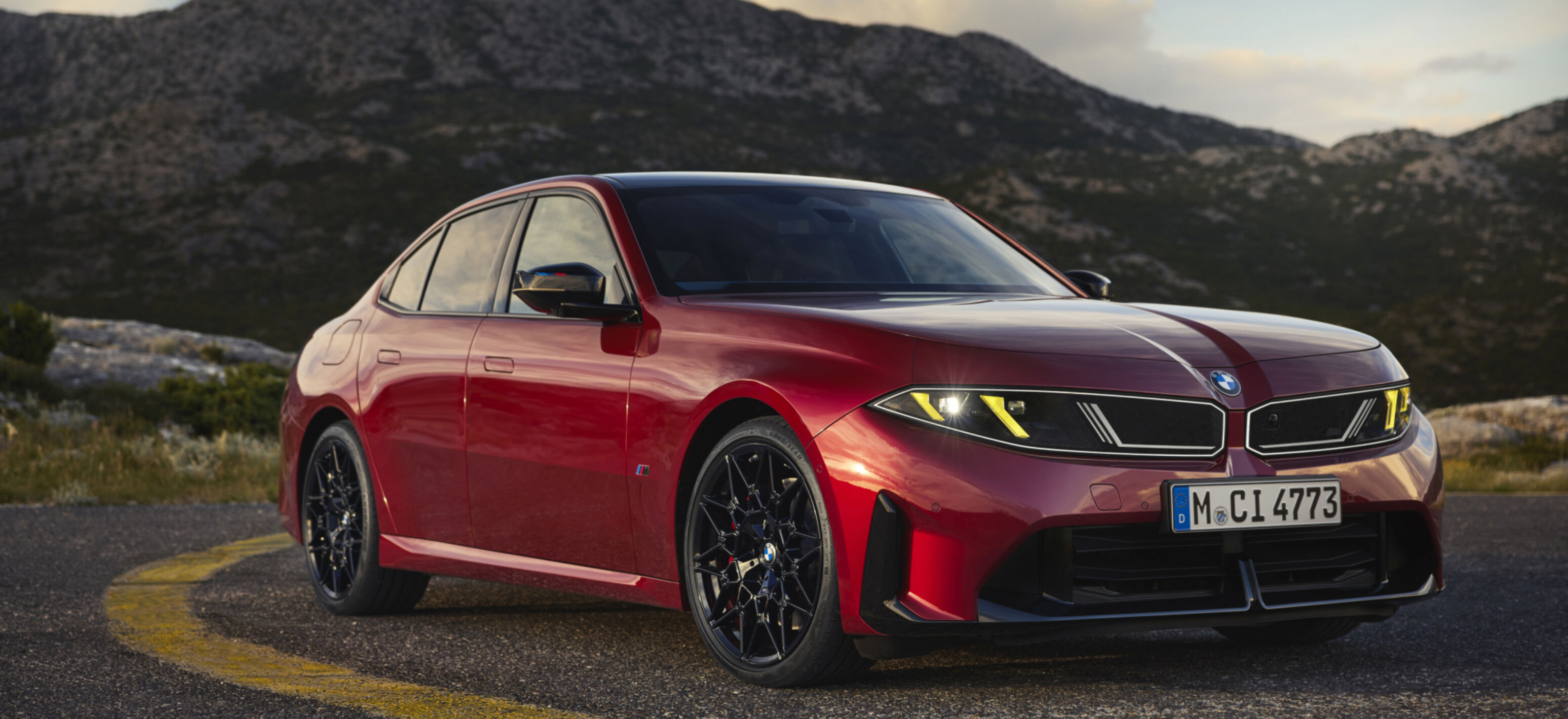 https://autofilter.sk/assets/files/images/novy-rad-3-sedan/gallery/P90657707_highRes_the-new-bmw-m350-xdr.jpg - obrazok