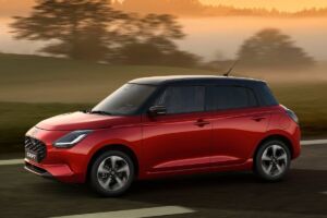 Suzuki Swift zostáva ľahkým mestským autom, ktoré môže mať aj pohon 4x4