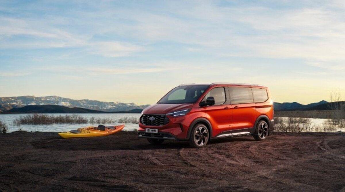Model - Tourneo Custom PHEV