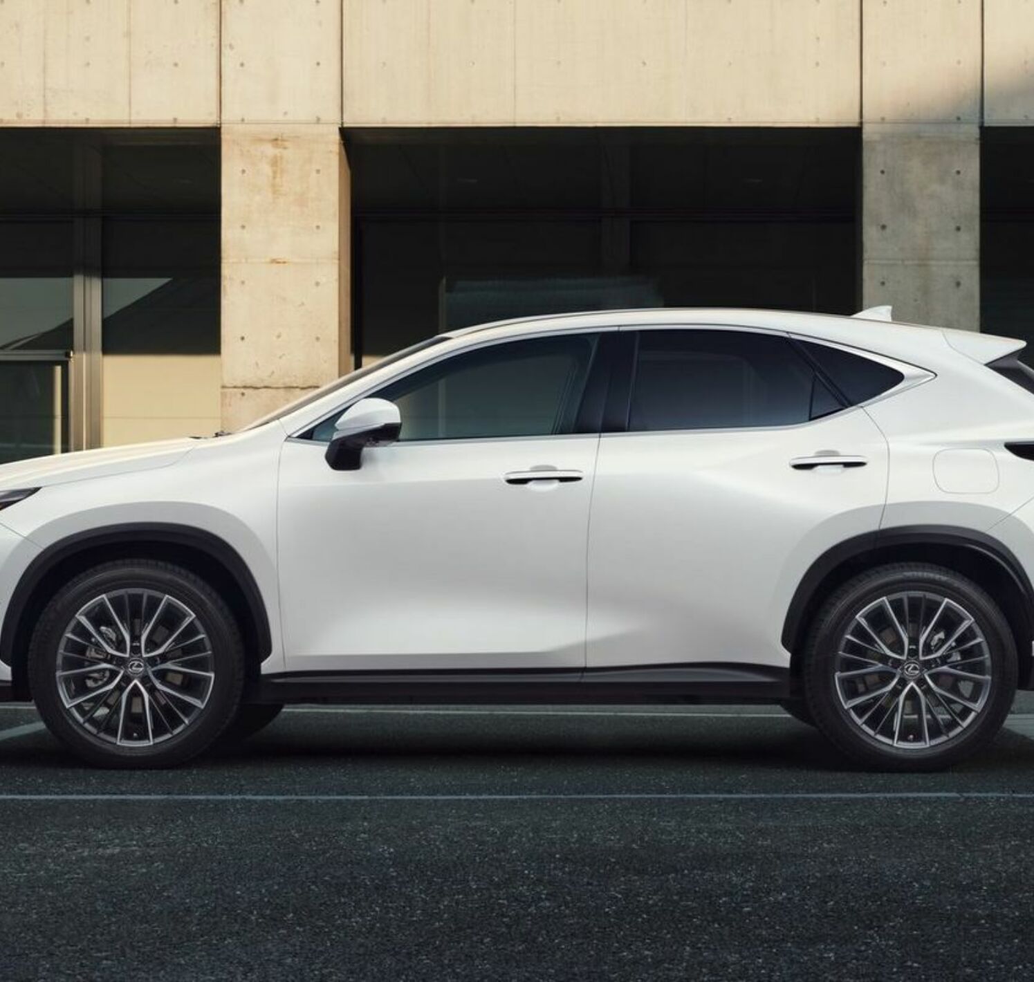 https://autofilter.sk/assets/files/images/nx/gallery/Lexus-nx-2021-19-galeria_2025-04-10-205735_pkuz.jpg - obrazok