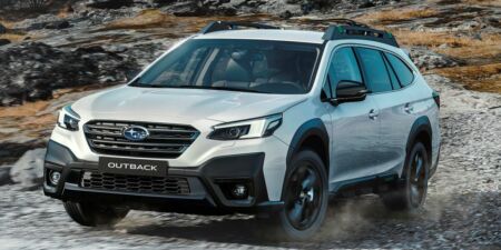 Subaru Outback je priestranné zvýšené kombi s 4x4 a dvojtonovým prívesom obrazok