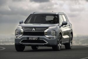 Outlander PHEV prejde 86 km na elektrinu. Veľké SUV však nie je lacné