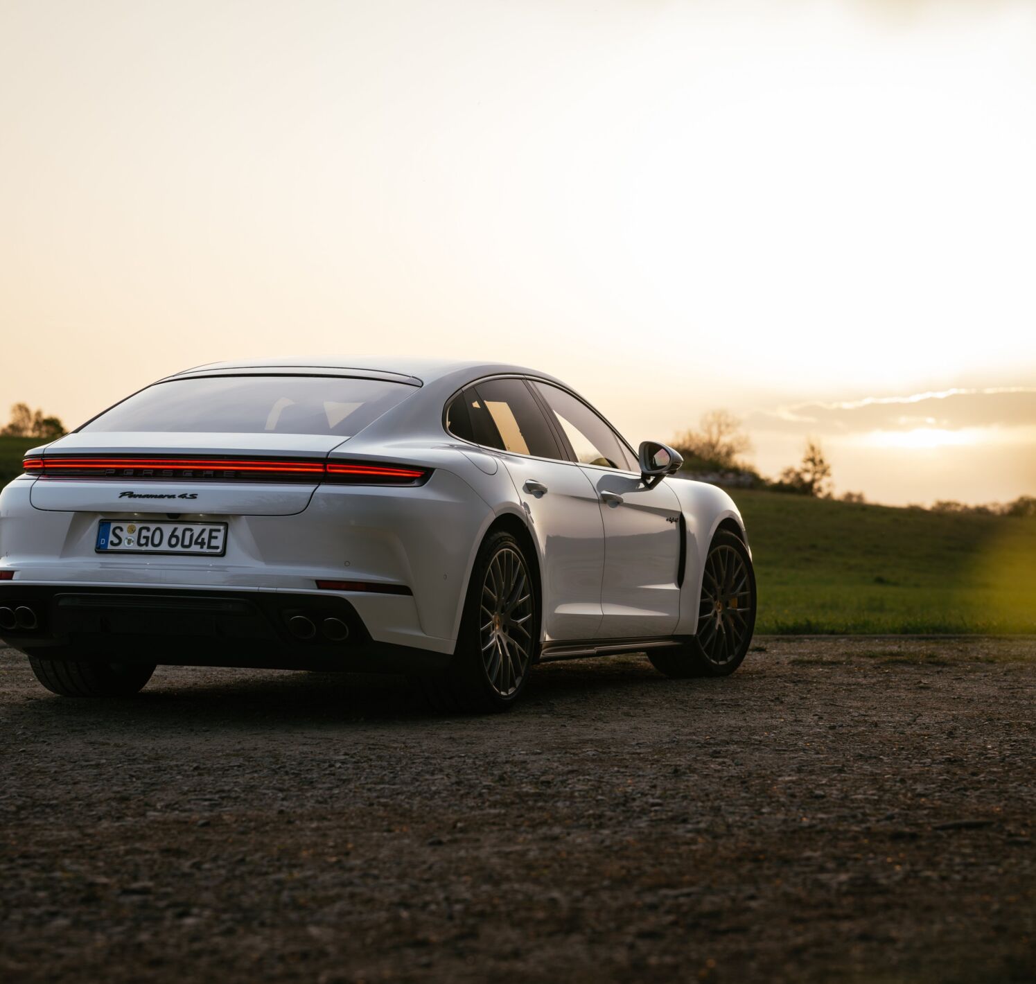 https://autofilter.sk/assets/files/images/panamera/gallery/279448_6000x4004.jpg - obrazok