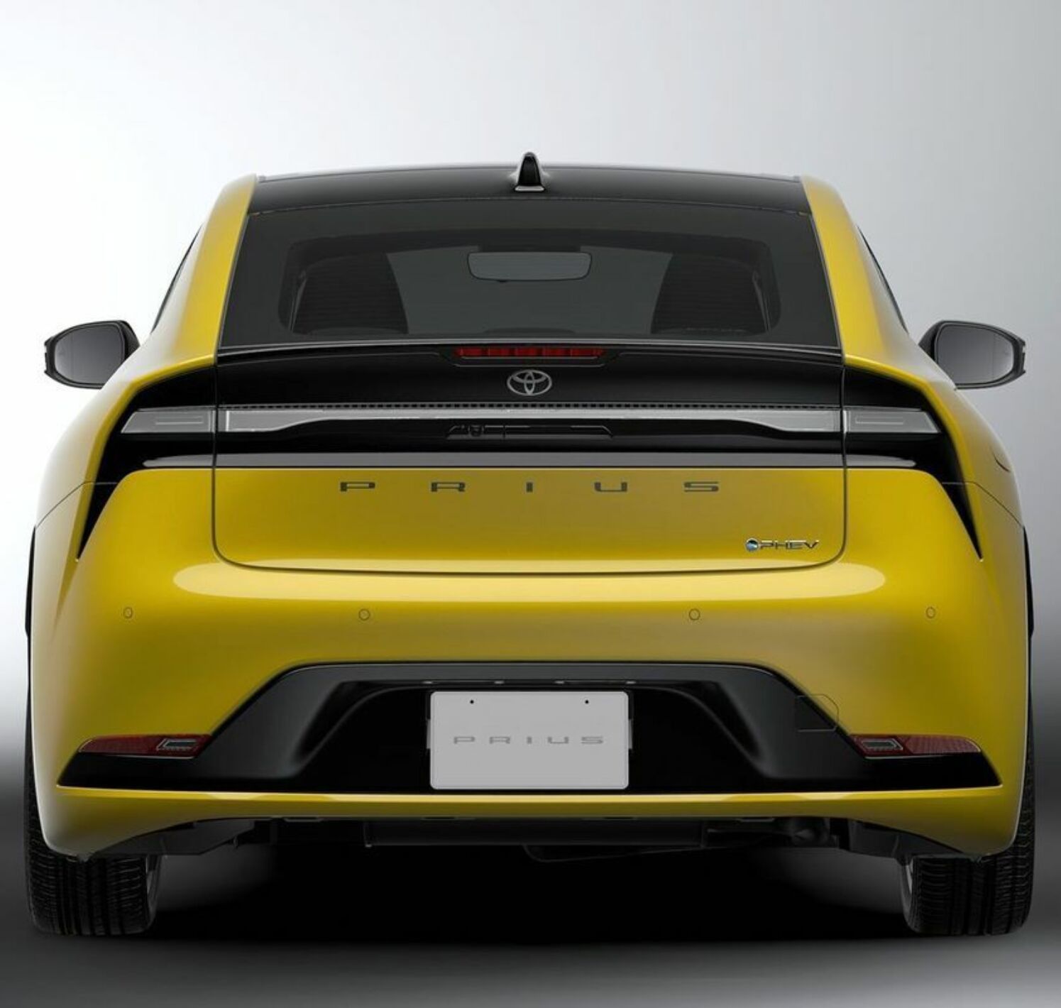 https://autofilter.sk/assets/files/images/prius-phev/gallery/Toyota-prius-2023-03-galeria_2025-04-10-213319_hrag.jpg - obrazok