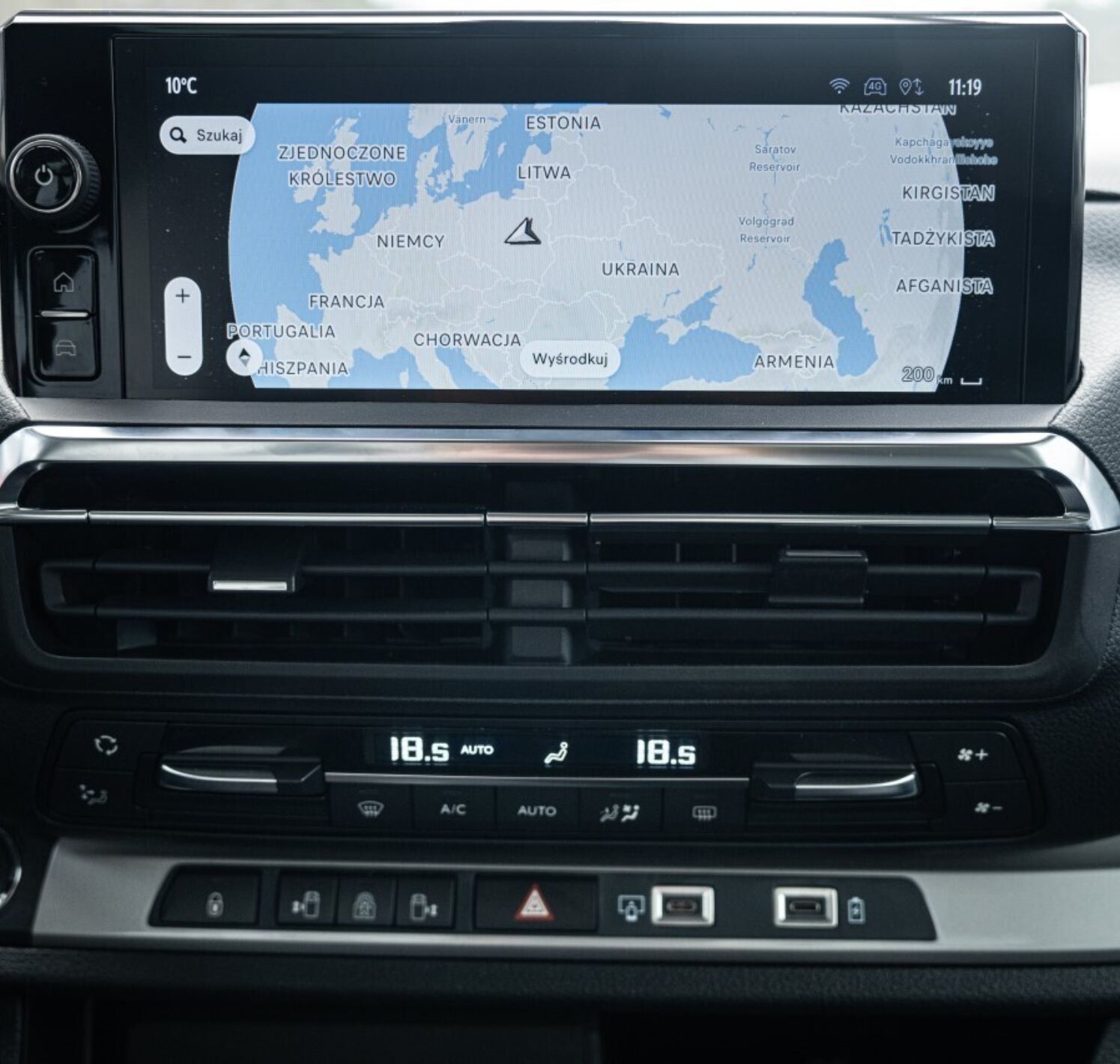 https://autofilter.sk/assets/files/images/proace-verso/gallery/2024-PROACE-VERSO-INTERIOR-DSC00012_2025-04-10-213354_atnh.jpg - obrazok