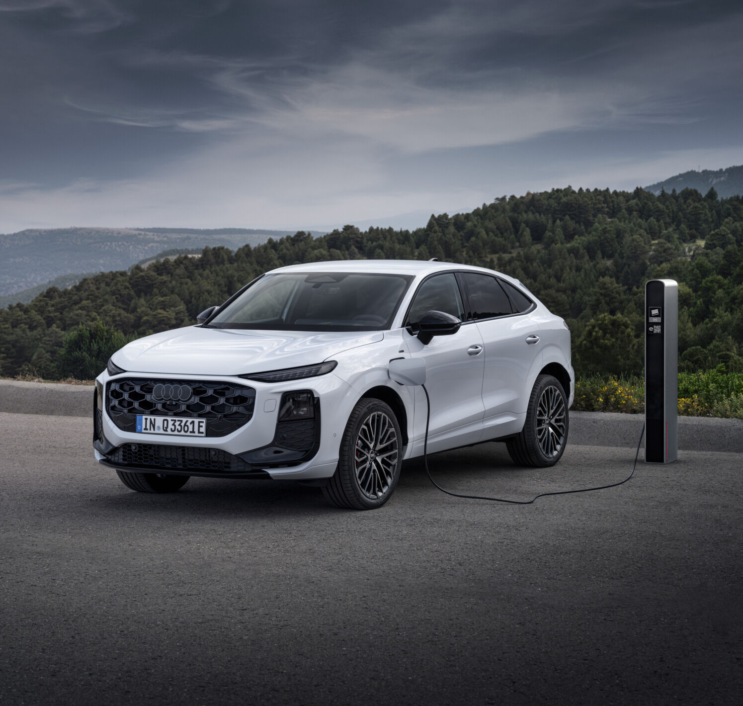 https://autofilter.sk/assets/files/images/q3-phev-2/gallery/A251353_medium.jpg - obrazok