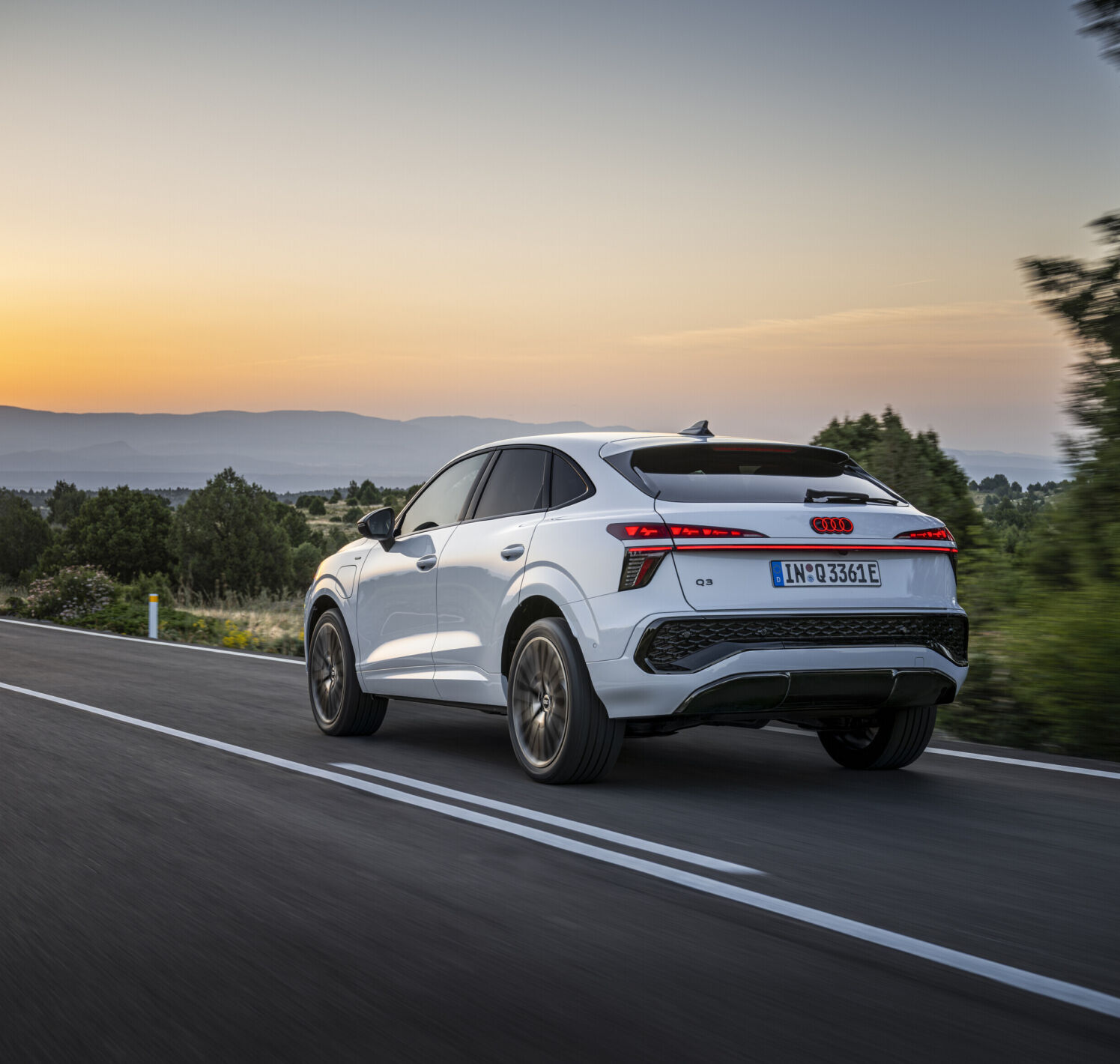 https://autofilter.sk/assets/files/images/q3-phev-2/gallery/A251381_medium.jpg - obrazok