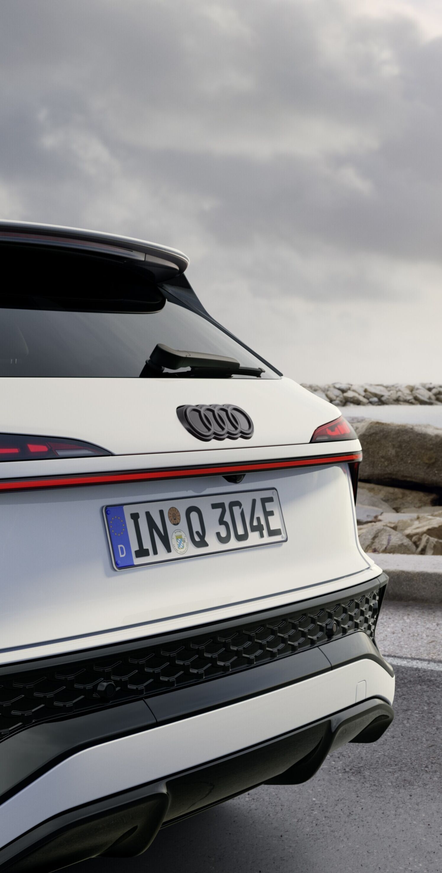 https://autofilter.sk/assets/files/images/q3-phev/gallery/A250953_medium.jpg - obrazok