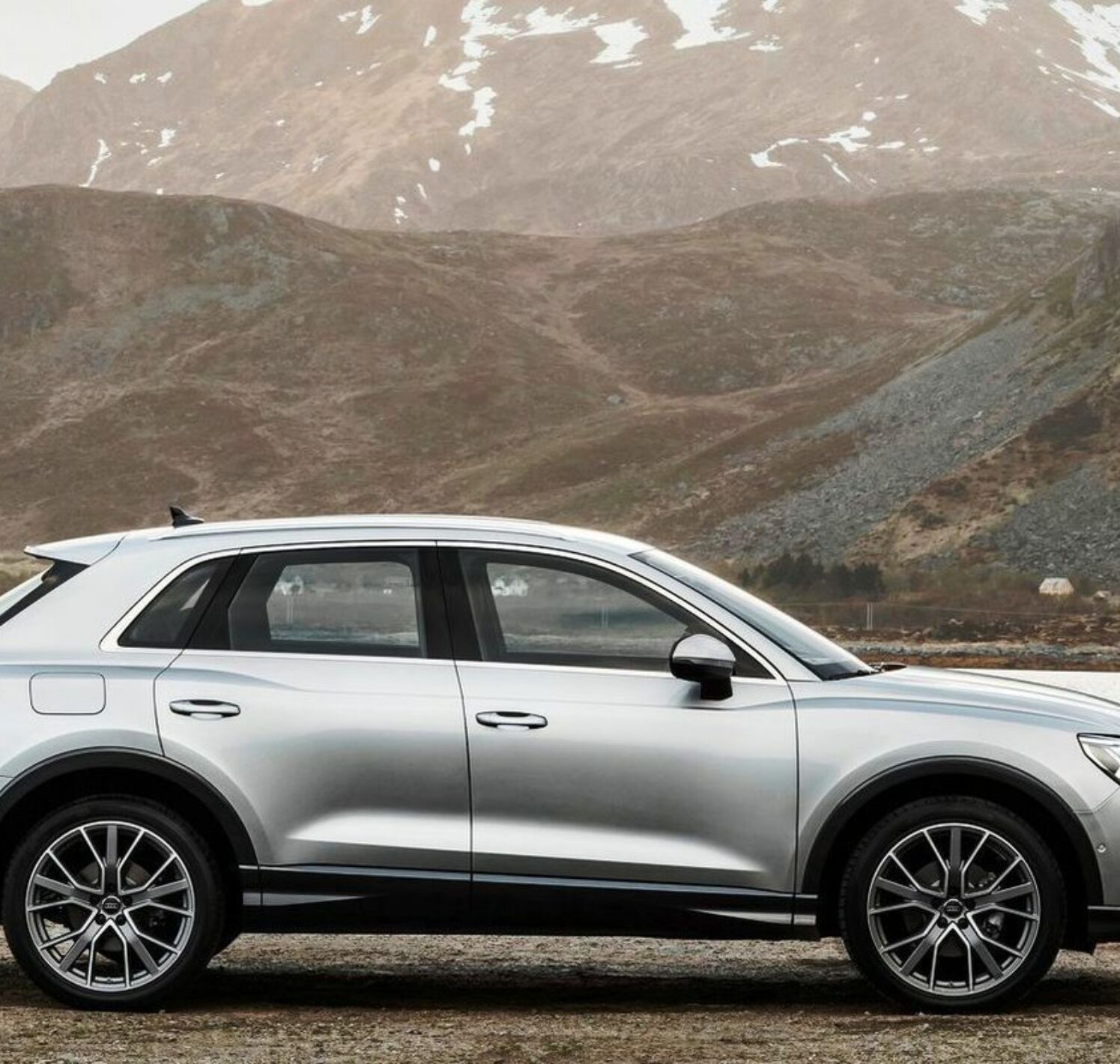 https://autofilter.sk/assets/files/images/q3/gallery/Audi-q3-2018-19-galeria_2025-04-10-202011_wtbi.jpg - obrazok
