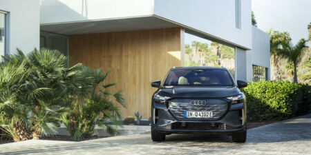 Audi Q4/Q4 Sportback e-tron: Zvonka retuše, vnútri revolúcia obrazok