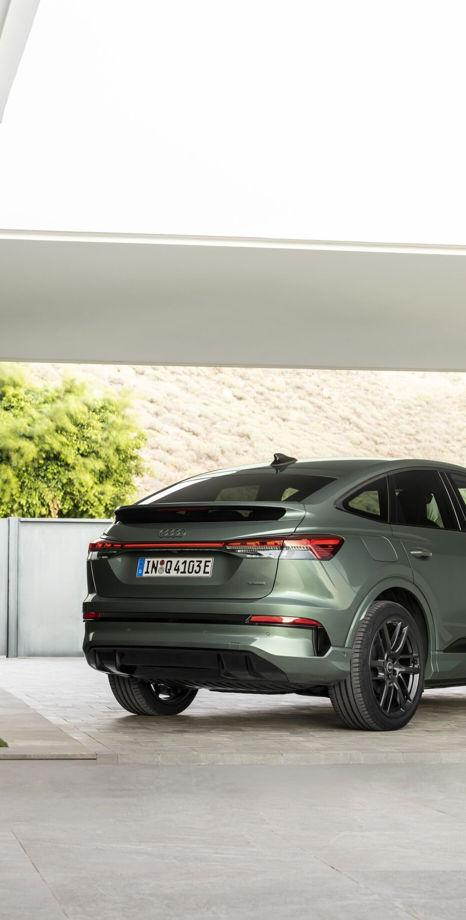 https://autofilter.sk/assets/files/images/q4-sportback-e-tron/gallery/A260668_medium.jpg - obrazok