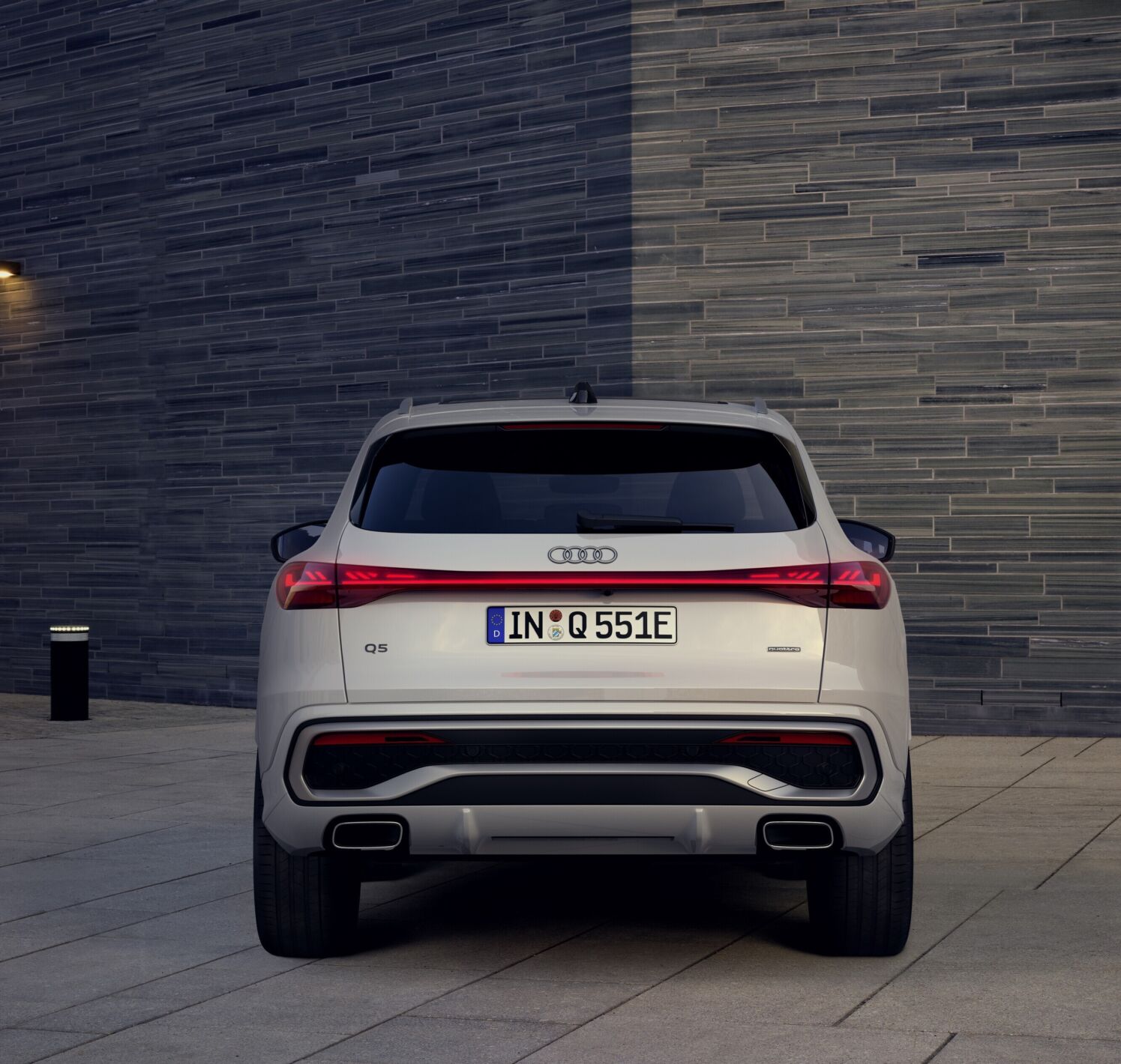https://autofilter.sk/assets/files/images/q5-phev/gallery/A250640_medium.jpeg - obrazok