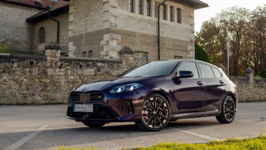 BMW M135 xDrive – vymetač okresiek obrazok