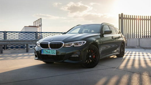 TEST BMW 330e xDrive Touring: Skutočne prináša radosť z jazdy? Ako jazdí plug-in hybrid strednej triedy za viac než 80-tisíc? obrazok