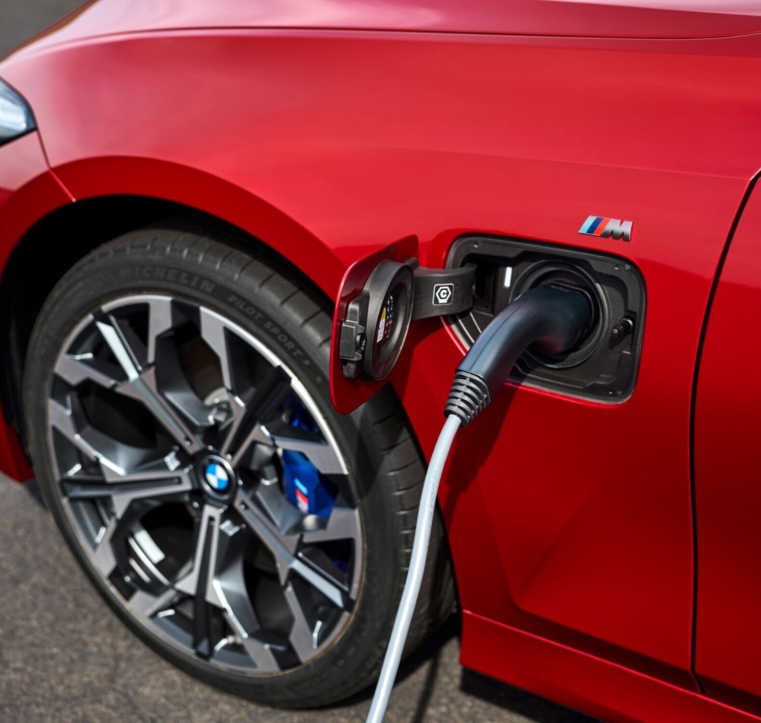 https://autofilter.sk/assets/files/images/rad-3-touring-phev/gallery/P90549663-low-Res-the-new-bmw-330e-tou_2025-04-10-203028_lqcx.jpg - obrazok