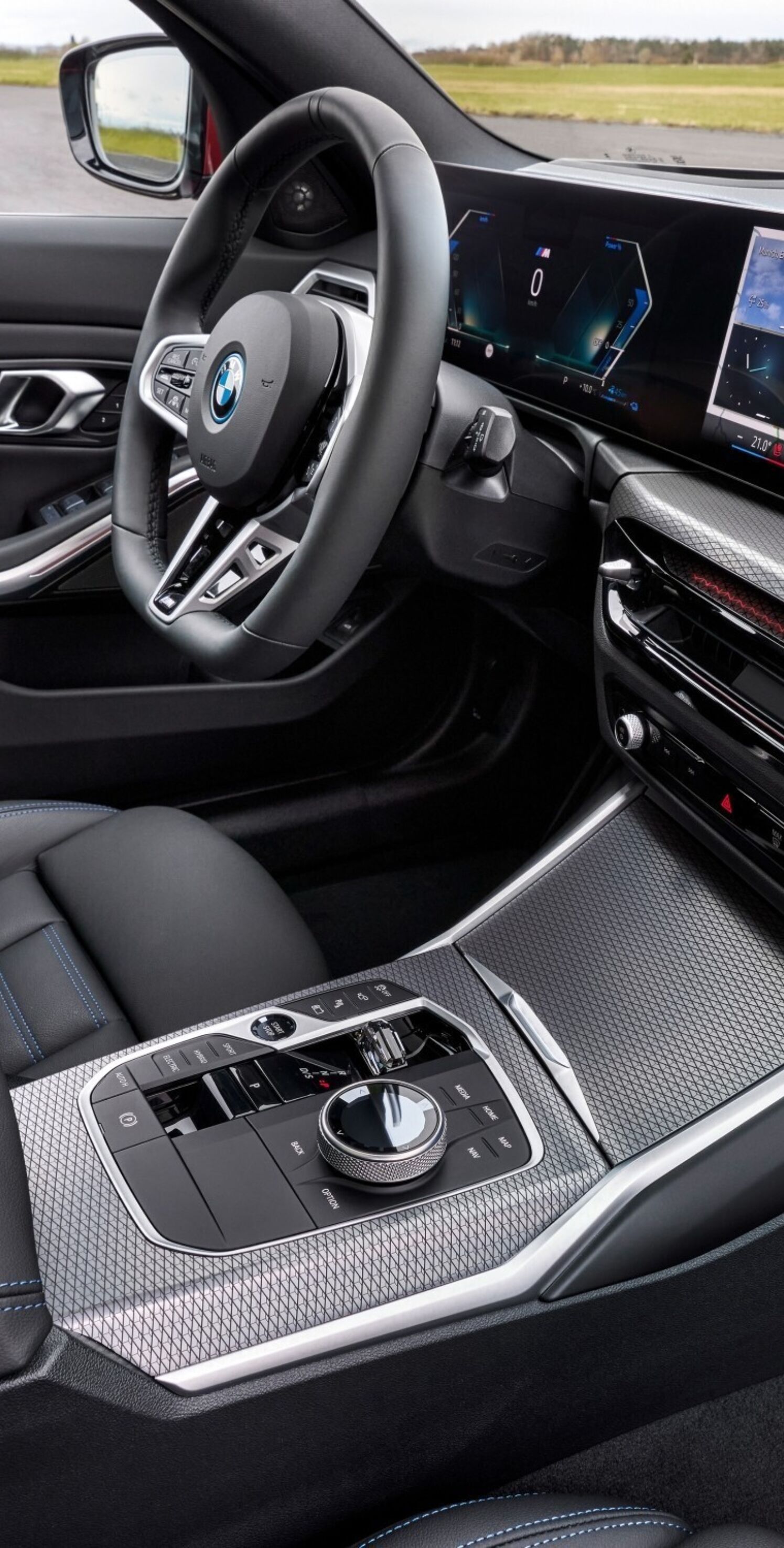 https://autofilter.sk/assets/files/images/rad-3-touring-phev/gallery/P90549668-low-Res-the-new-bmw-330e-tou_2025-04-10-203030_sydt.jpg - obrazok