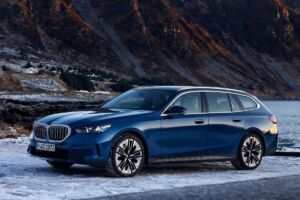 BMW radu 5 Touring (G61) – prémiové kombi, ktoré spája komfort, technológie a každodennú použiteľnosť