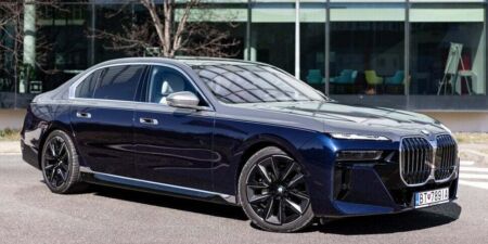 Nové BMW 740d je limuzína pre tých, čo si radi užívajú pozornosť (test) obrazok
