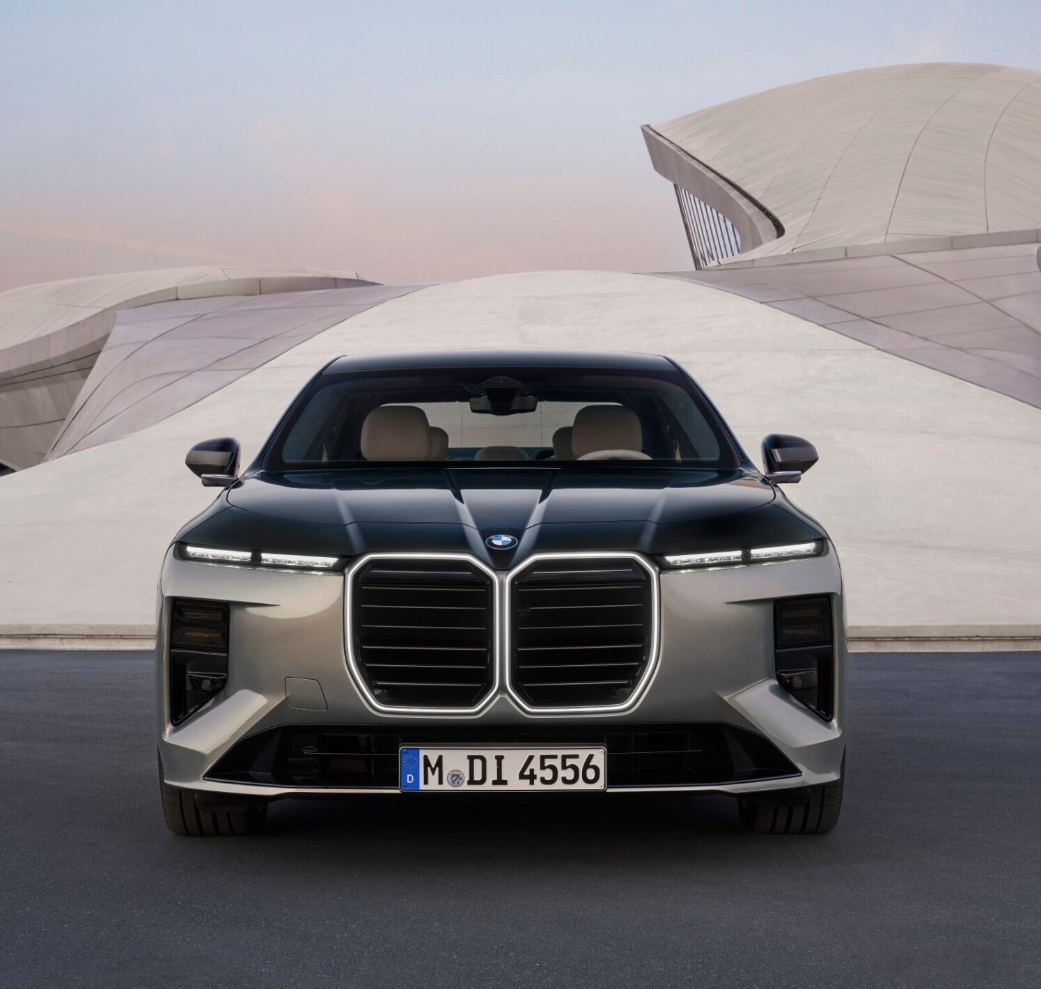 https://autofilter.sk/assets/files/images/rad-7/gallery/P90636050_lowRes_bmw-740-xdrive-04-20.jpg - obrazok