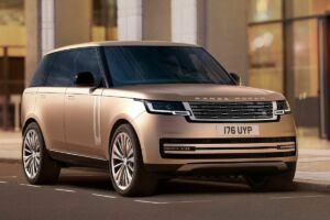 Klasický Range Rover dáva prednosť pokoju, priestoru a schopnostiam pred športom