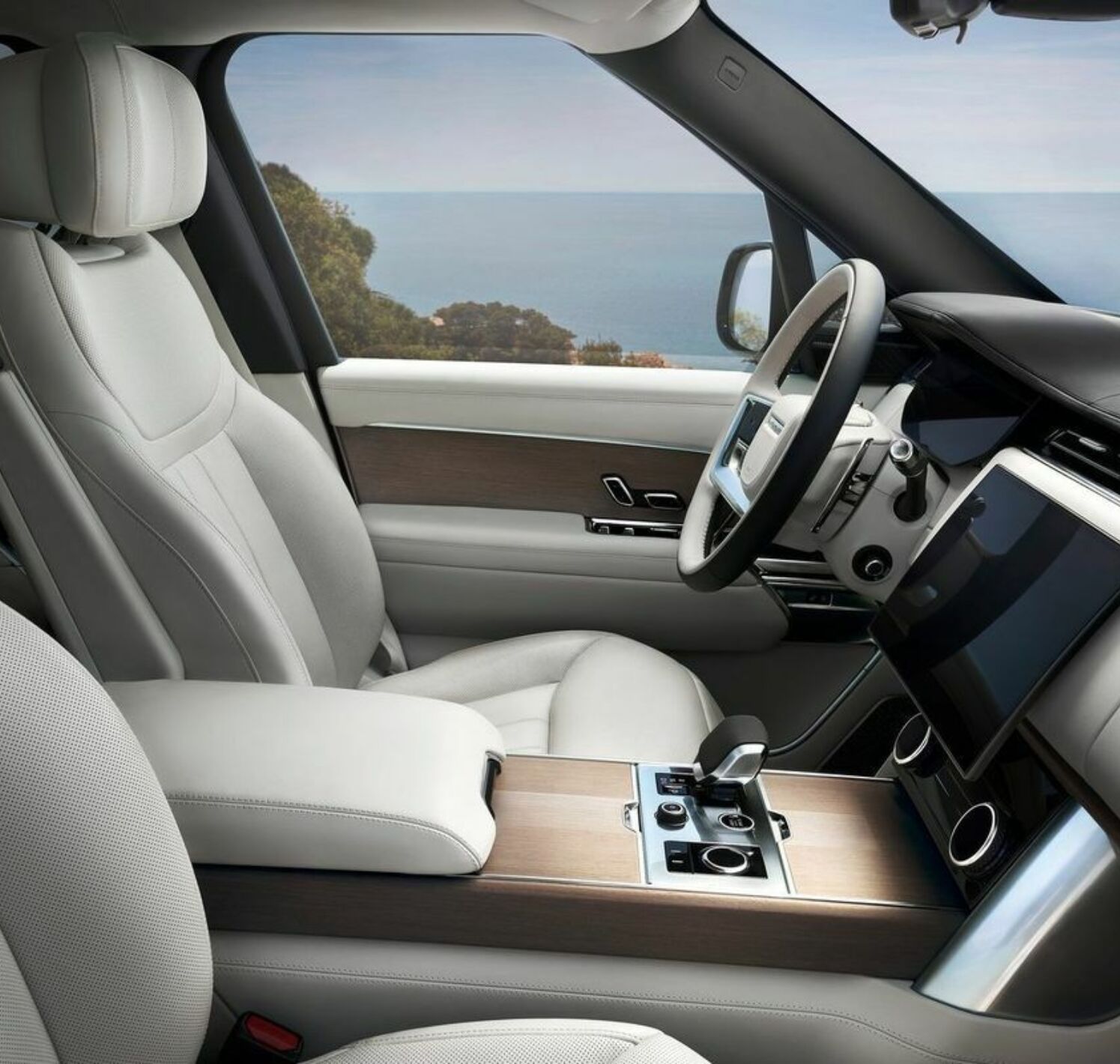 https://autofilter.sk/assets/files/images/range-rover-2/gallery/Land-rover-range-rover-2022-21-galeria.jpg - obrazok