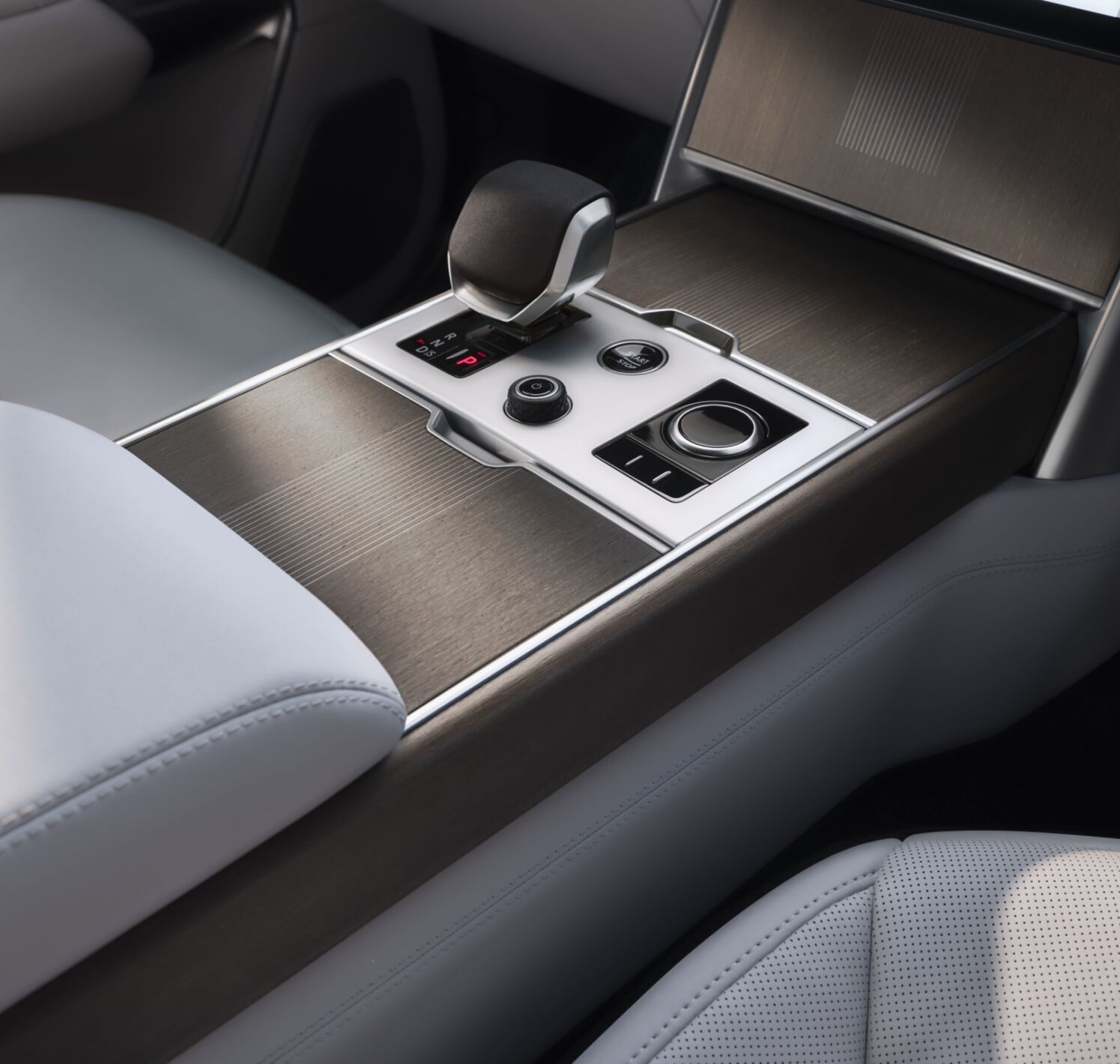 https://autofilter.sk/assets/files/images/range-rover-electric/gallery/RANGE-ROVER-ELECTRIC-CENTRE-CONSOLE-02_09_26_1.jpg - obrazok