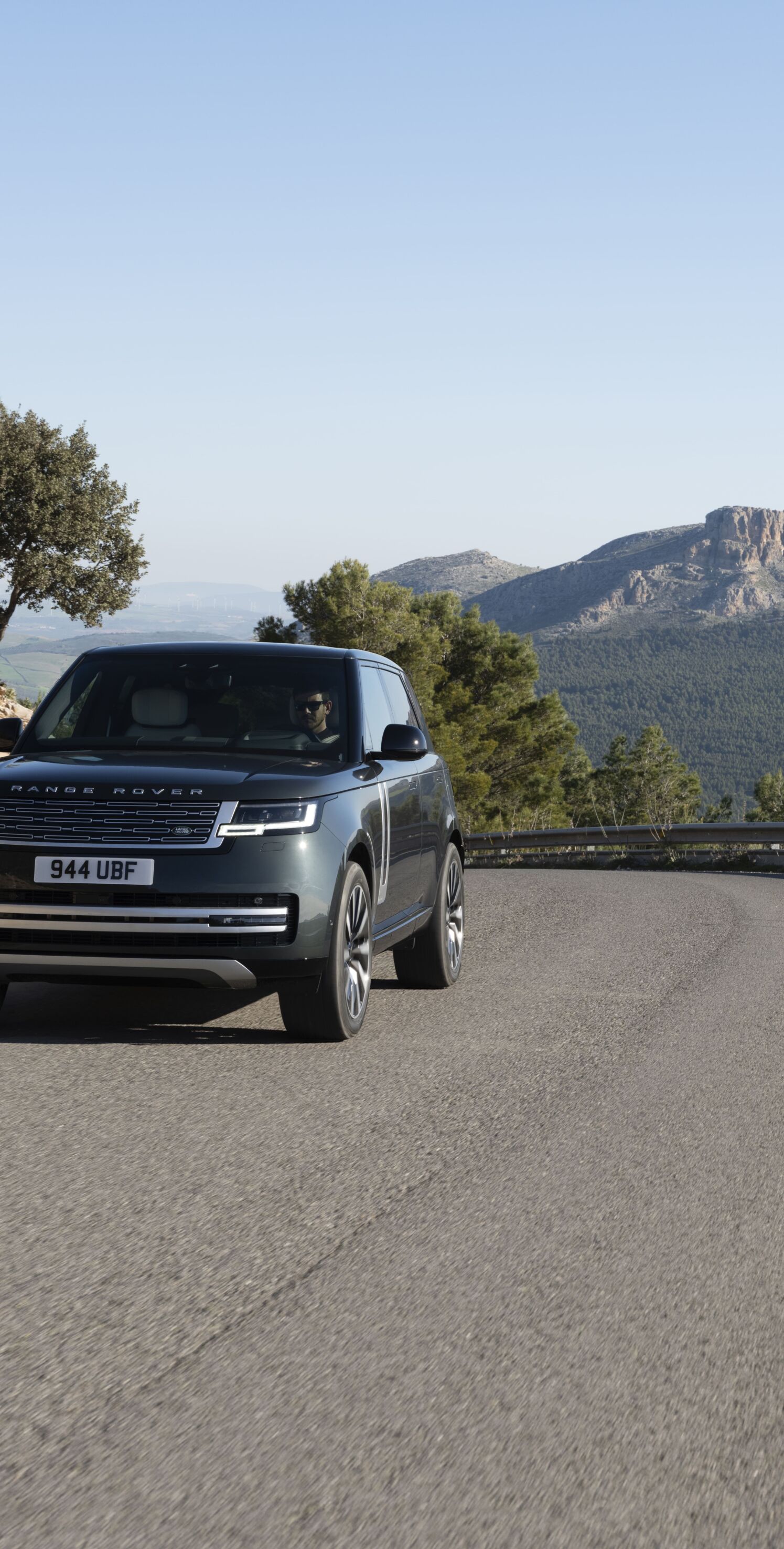 https://autofilter.sk/assets/files/images/range-rover-electric/gallery/RANGE-ROVER-ELECTRIC-DYNAMIC-02-020926.jpg - obrazok