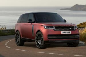Range Rover PHEV Long spája zadný luxus s elektrickým dochádzaním