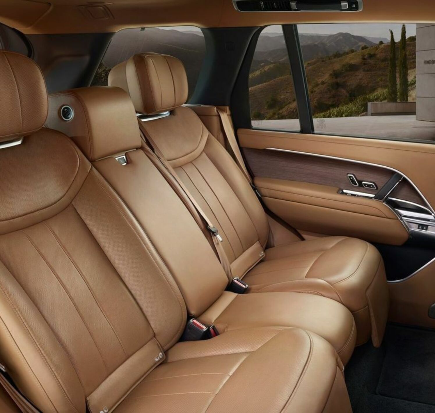 https://autofilter.sk/assets/files/images/range-rover-phev-long/gallery/Land-rover-range-rover-2022-20-galeria.jpg - obrazok