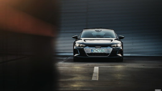 Nepotrebuješ V8 a zvuk, aby bola zábava. Test Audi e-tron GT odhalil recept športových elektromobilov obrazok