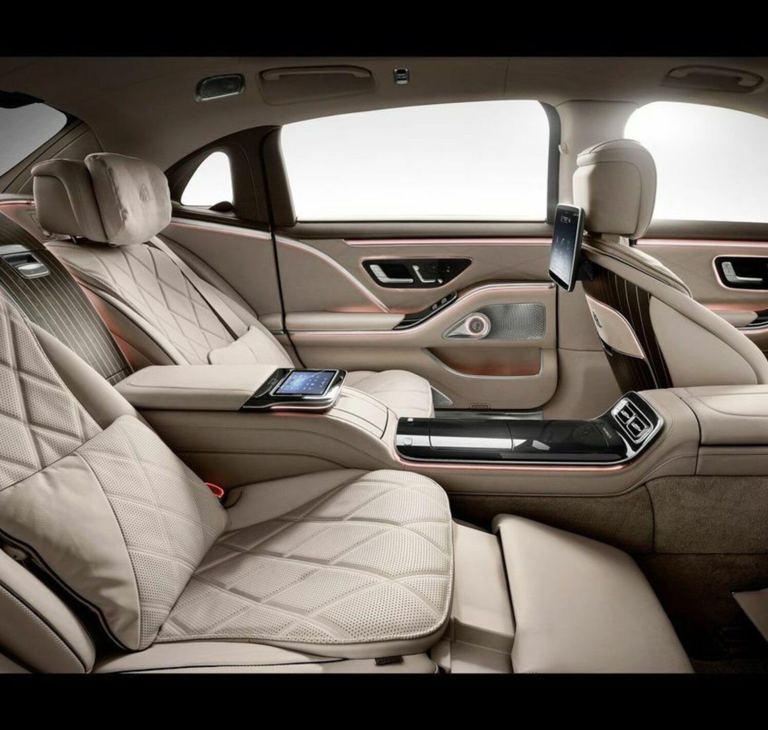 https://autofilter.sk/assets/files/images/s-maybach-phev/gallery/Mercedes-maybach-s-2021-18-galeria_2025-04-10-210610_sxxy.jpg - obrazok
