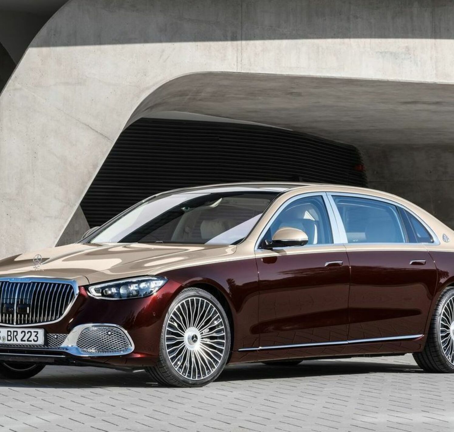 https://autofilter.sk/assets/files/images/s-maybach-phev/gallery/Mercedes-maybach-s-2021-22-galeria_2025-04-10-210609_omoy.jpg - obrazok