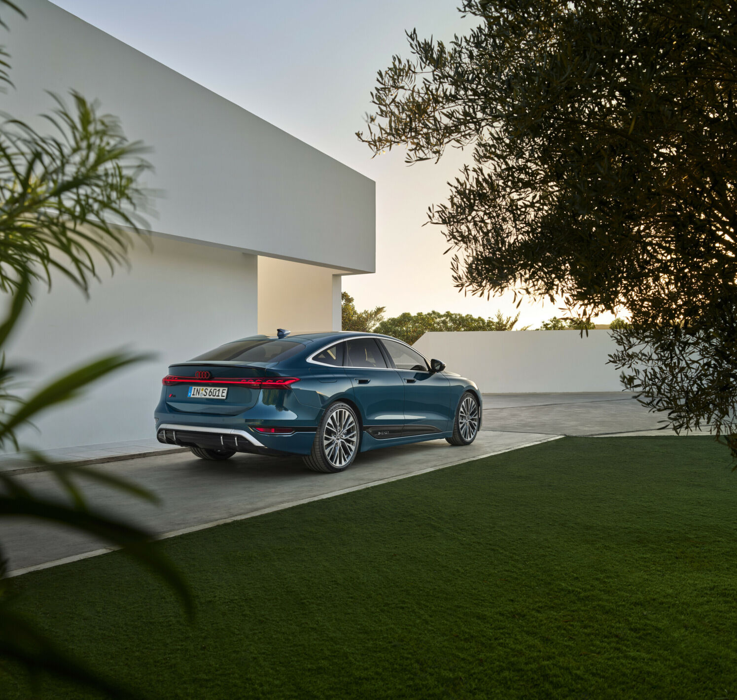 https://autofilter.sk/assets/files/images/s6-sportback-e-tron/gallery/A243238-medium_2025-04-10-202431_rqma.jpg - obrazok